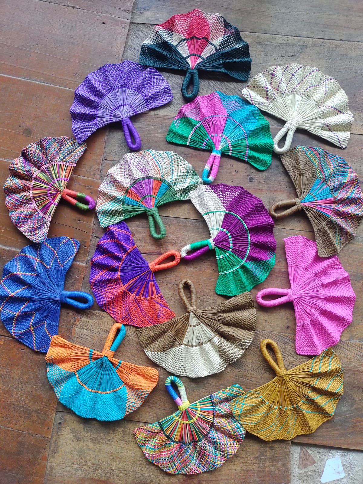 Abanico Pliegues tejdo a mano